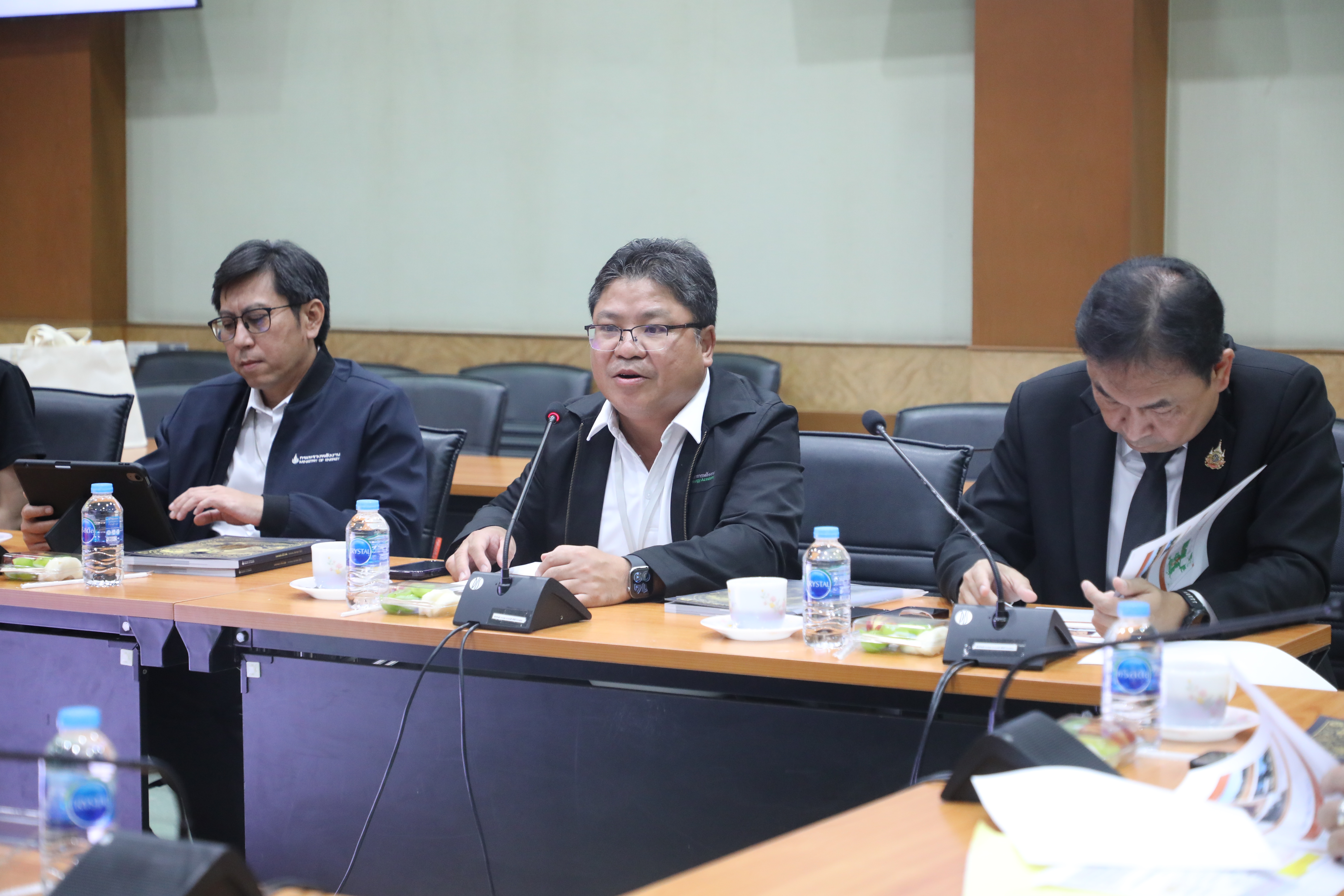 title - ส.ป.ก. ประชุมเรื่องการขออนุญาตใช้ประโยชน์ที่ดินและการเก็บค่าตอบแทนการใช้ประโยชน์ที่ดินในเขตพื้นที่สำนักงานการปฏิรูปที่ดินเพื่อเกษตรกรรมต่อการประกอบกิจการปิโตรเลียม